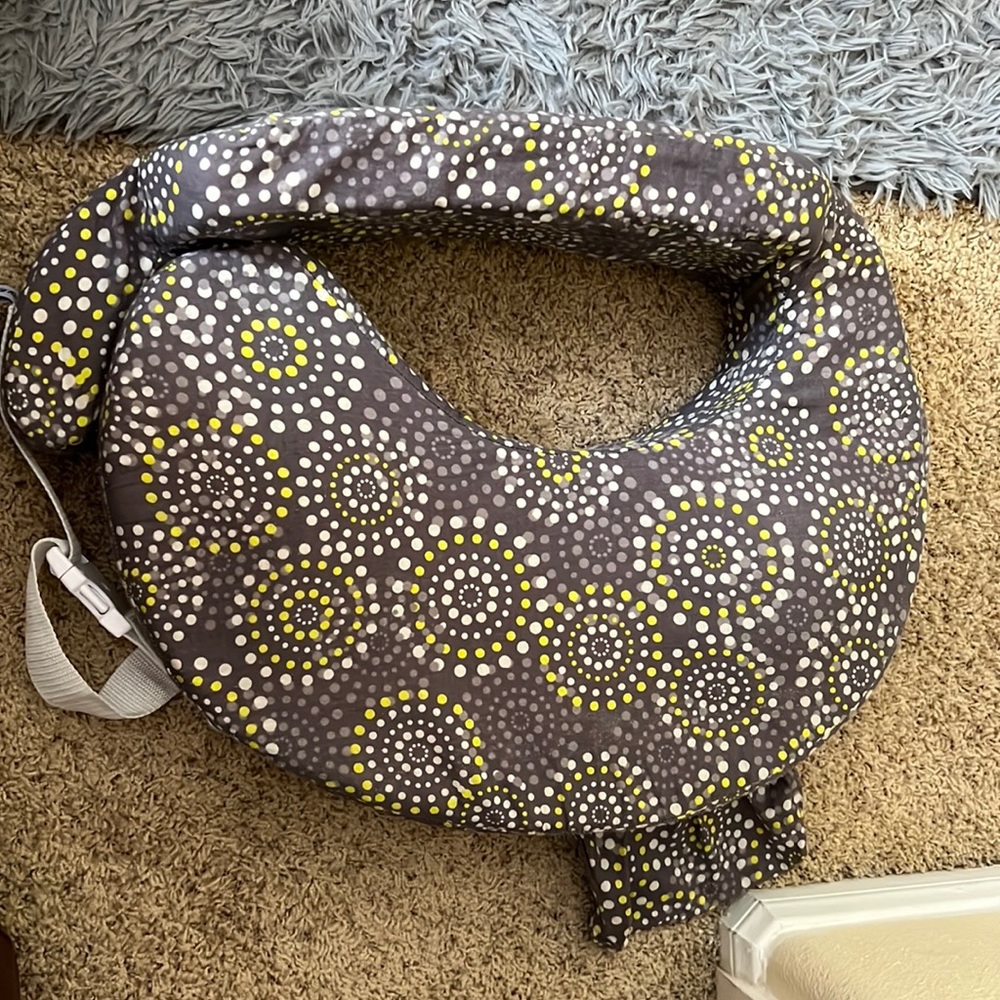 Breast feeding pillow